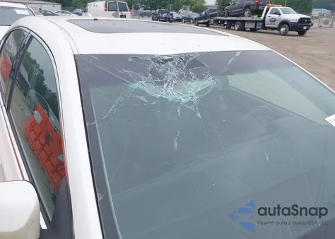 2014 Toyota Avalon Hybrid Limited z USA, uszkodzony, nr VIN 4T1BD1EB2EU030691